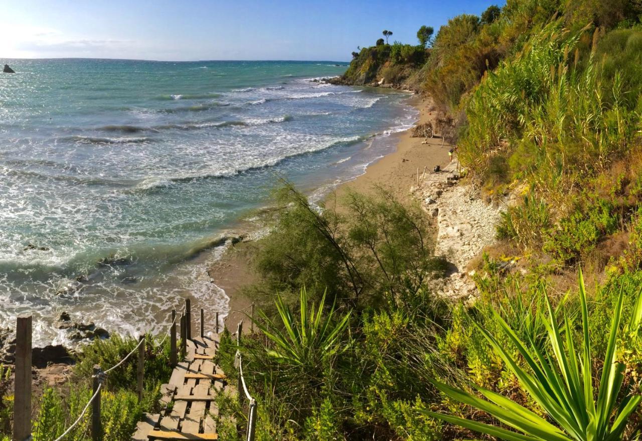 Blue Sky Cottage, Kanouli Beach Halikounas Exterior foto